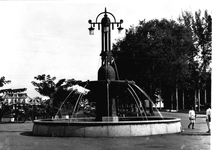 Medan_De_Nienhuys_fontein_te_Medan_TMnr_60012516