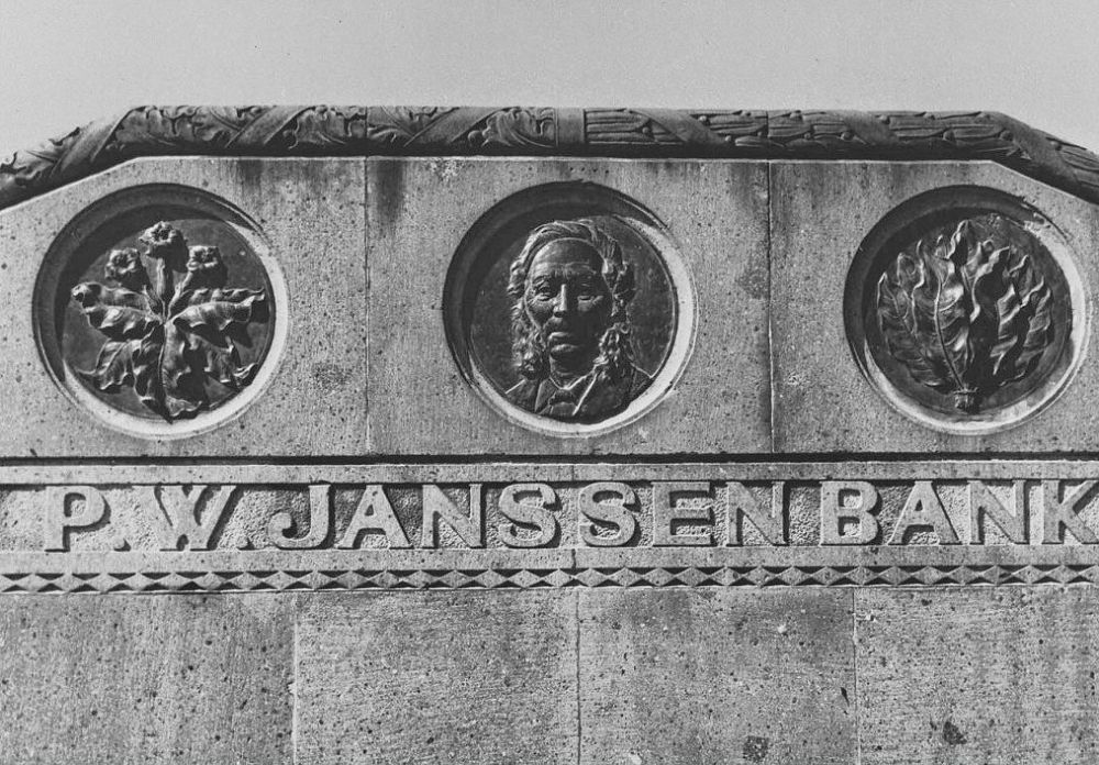 Voorzijde P.W. Janssenbank te Medan (TM)